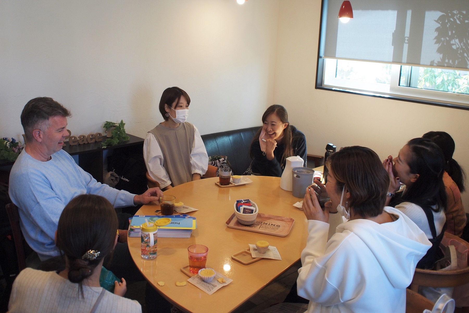 mama-kids-english-tea-party-web